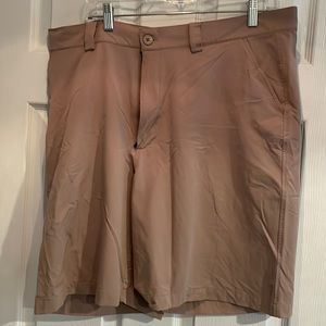 Under armour golf shorts size 38. Flat front. Tan